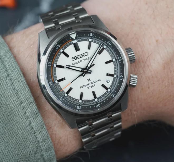 枚日用钢表颜值复古还有200米防水新表 8K的休闲风通勤表是王道！这(图2)